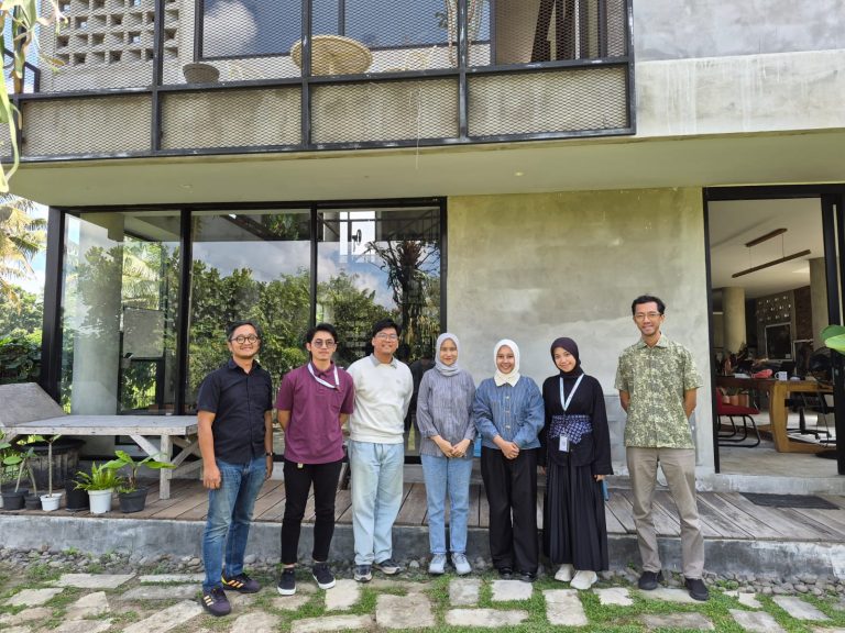 Collaboration of Taru Wangi and IISM focusing on soil health of patchouli land.